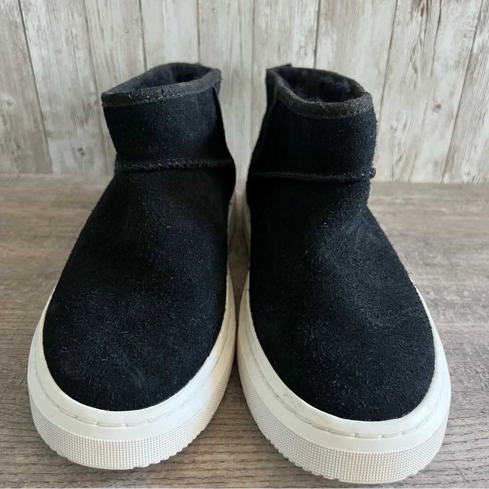 UGG Alameda Mini  Black  Suede Winter Boots Shearling Womens 8